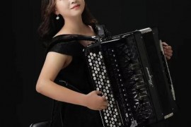 中国青年手风琴演奏家——金玲